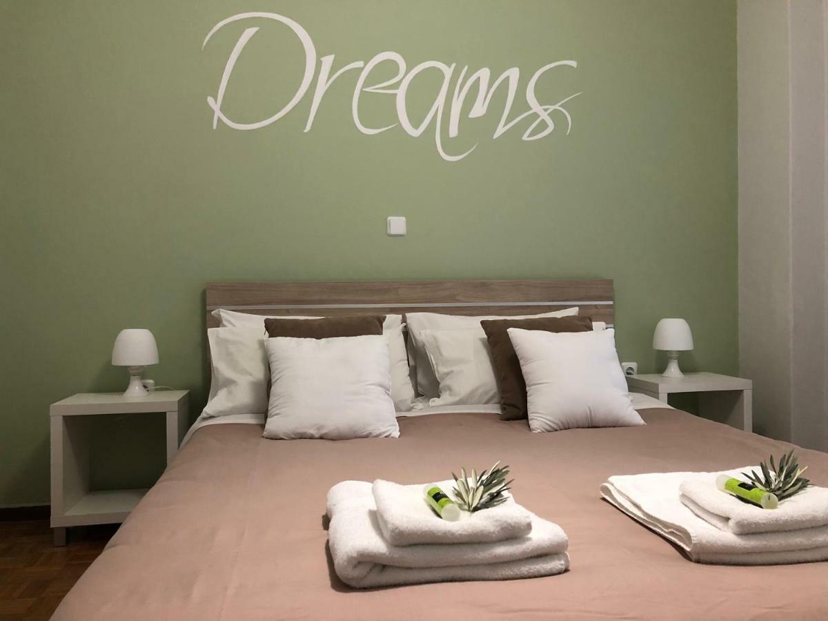 Olive Tree Apartment Of Athens - City Center Екстериор снимка